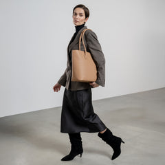 Isabel Bernard Honoré Lysanne Camel Calfskin Shopper IB25026