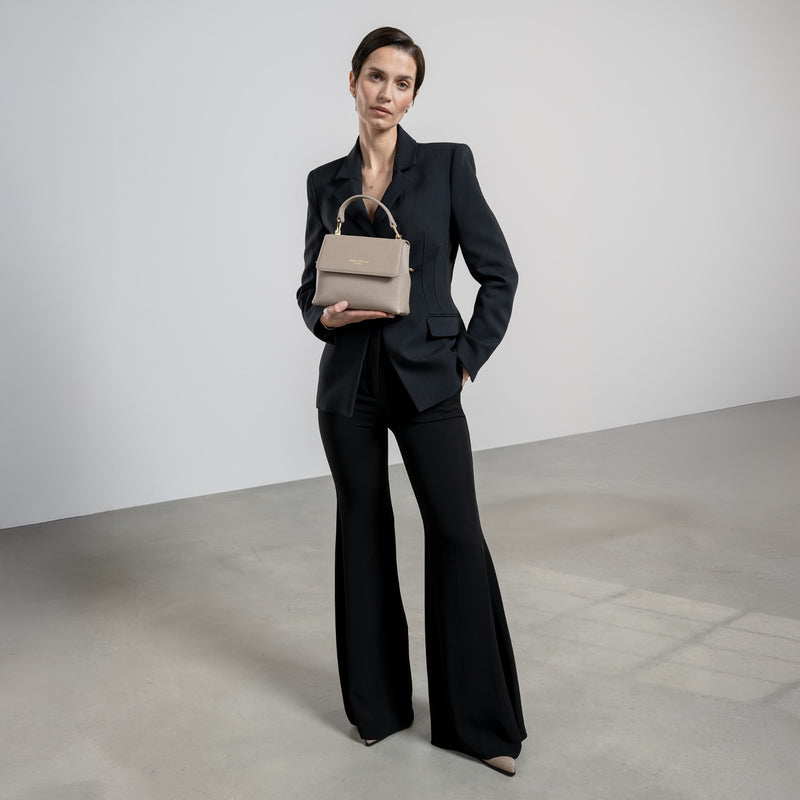 Isabel Bernard Femme Forte Heline Taupe Handtas van Kalfsleer IB21039-zoom-