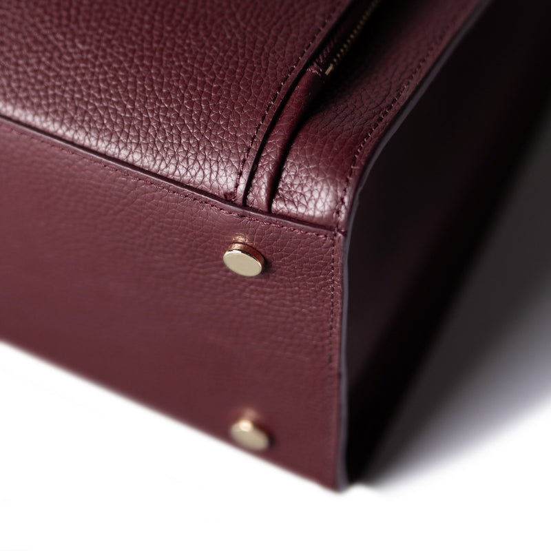 Isabel Bernard Honoré Nadine bordeauxrode kalfsleren handtas met 13 inch laptopvak IB25110-052-13-zoom-