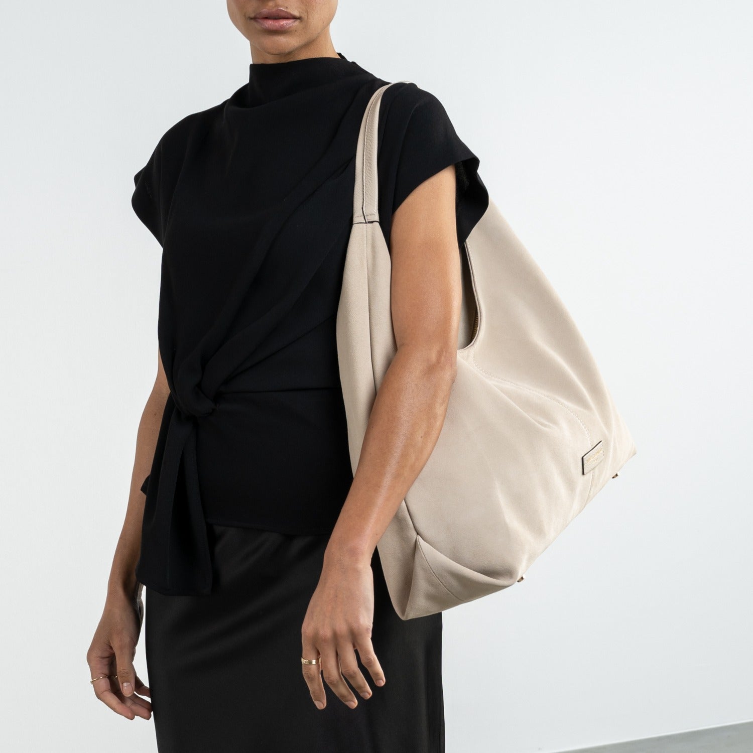 Isabel Bernard Honoré Grace cream suede shoulder bag IB25093-170