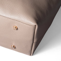 Isabel Bernard Honoré Elin Taupe calfskin leather shoulder bag IB25111-078