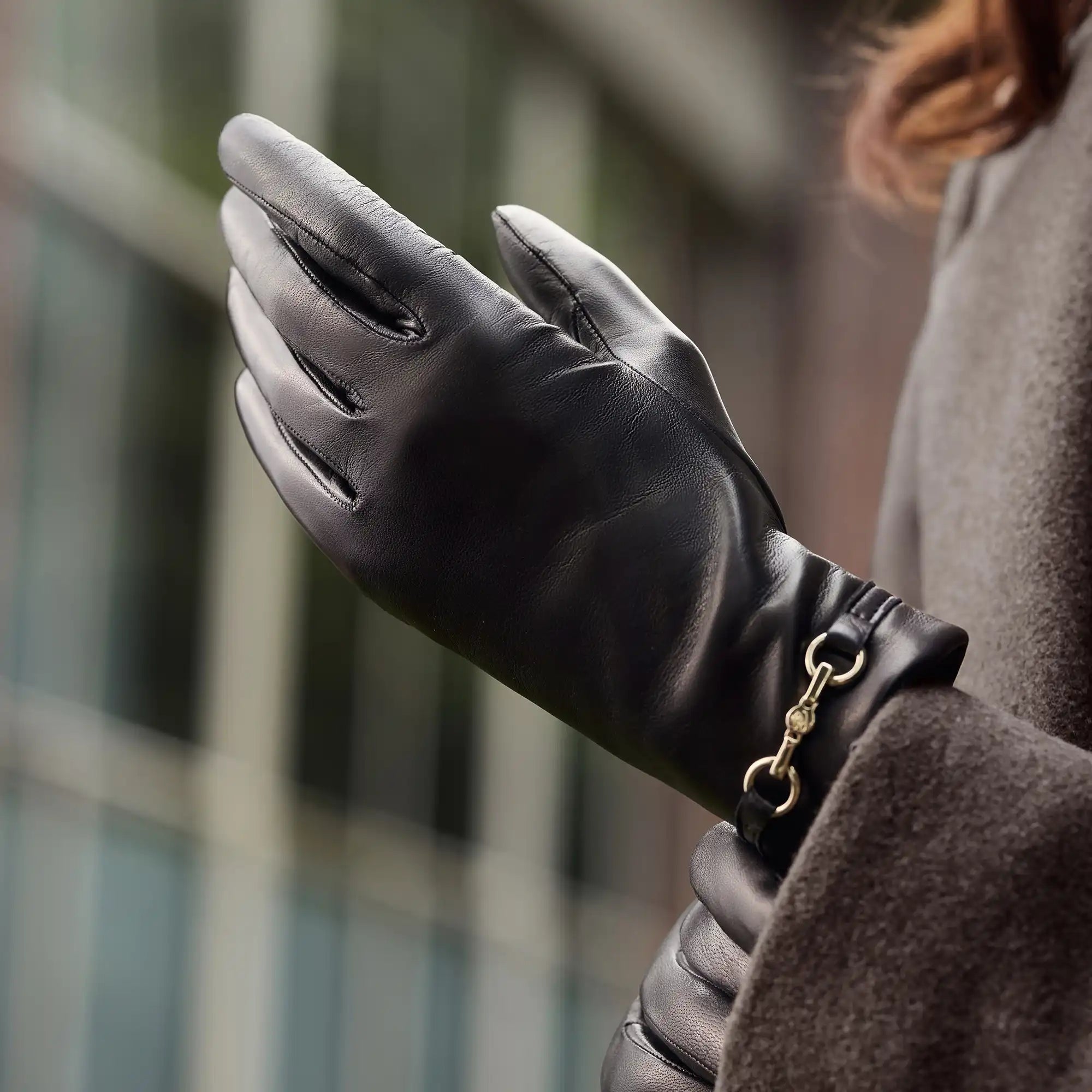 Isabel Bernard Honoré Marcelia black goatskin leather gloves IB67001-301-6.5