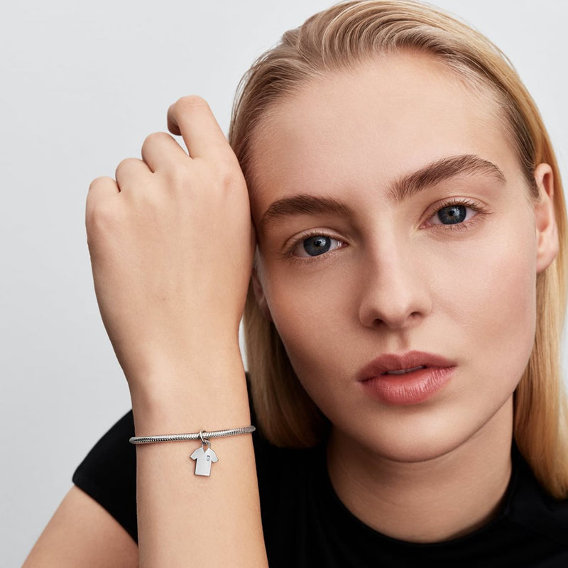 Pandora Moments Cubic Zirconia Graveerbare Voetbalshirt Hangende Bedel 794708C01-zoom-