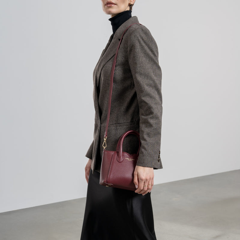 Isabel Bernard Honoré Cloe Mini Bordeaux Kalfsleren Handtas IB21124-052-zoom-