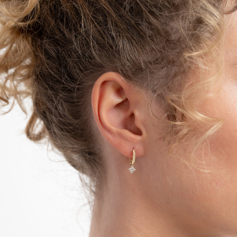 Isabel Bernard Le Marais Audrey 14 Karaat Gouden Oorringen met Zirkonia Steen IB360289-zoom-