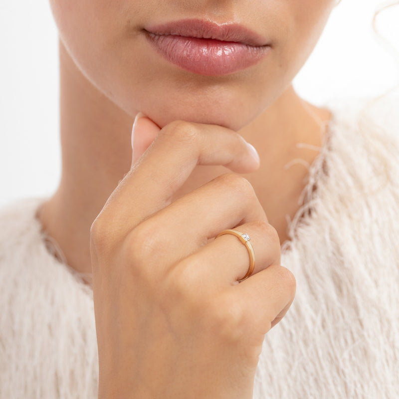 Isabel Bernard Rivoli Jodi 14 Karaat Gouden Stacking Ring Met Zirkonia Steentje IB330111-50-zoom-