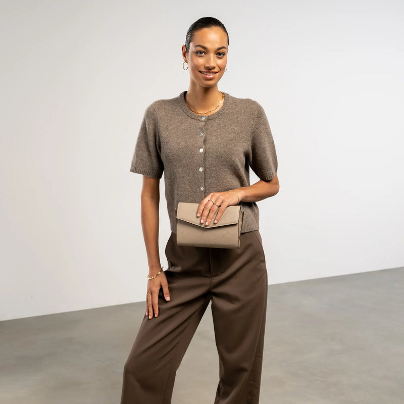Isabel Bernard Honoré Lina Taupe Clutch Met Afneembare Schouderketting IB21135-078-zoom-