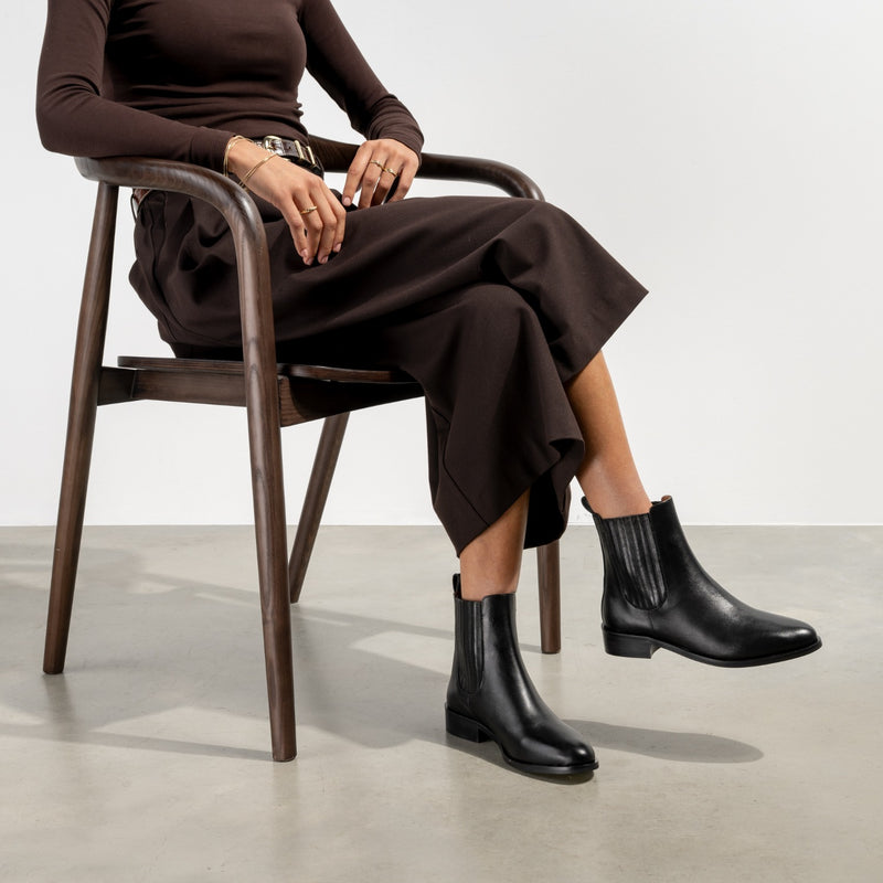 Isabel Bernard Vendôme Chey Zwarte Leren Chelsea Boots Van Kalfsleer IB53012-001-42-zoom-