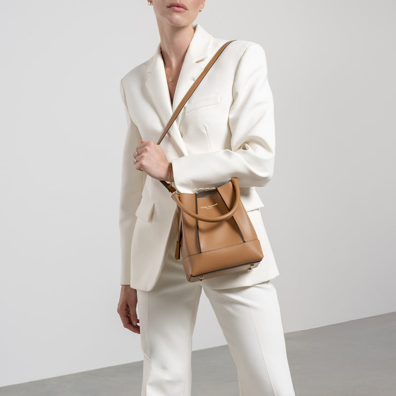 Isabel Bernard Femme Forte Minette Camel Kalfsleren Handtas IB21114-334-zoom-