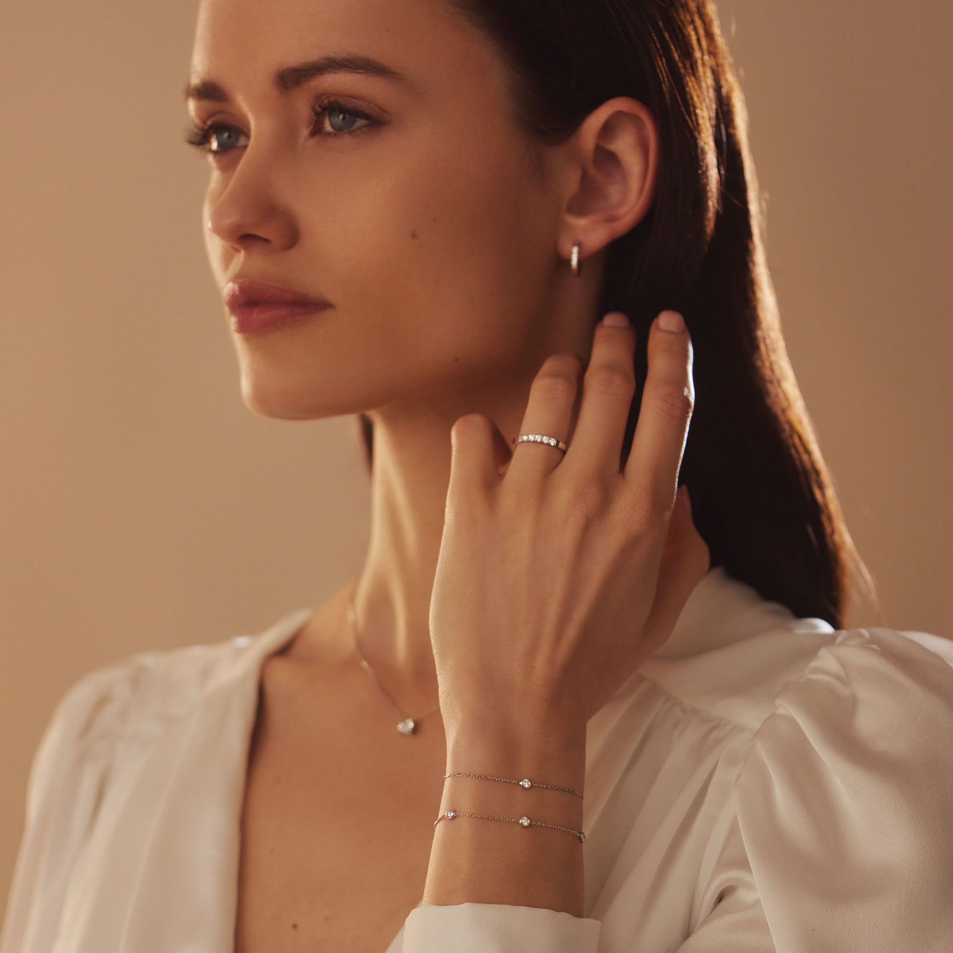 Isabel Bernard De la Paix Madeline 14 Carat Whitegold Hoop Earrings | diamond 0.15 ct | IBD360017