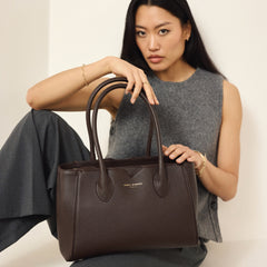 Isabel Bernard Honoré Cloe brown calfskin leather handbag IB25091