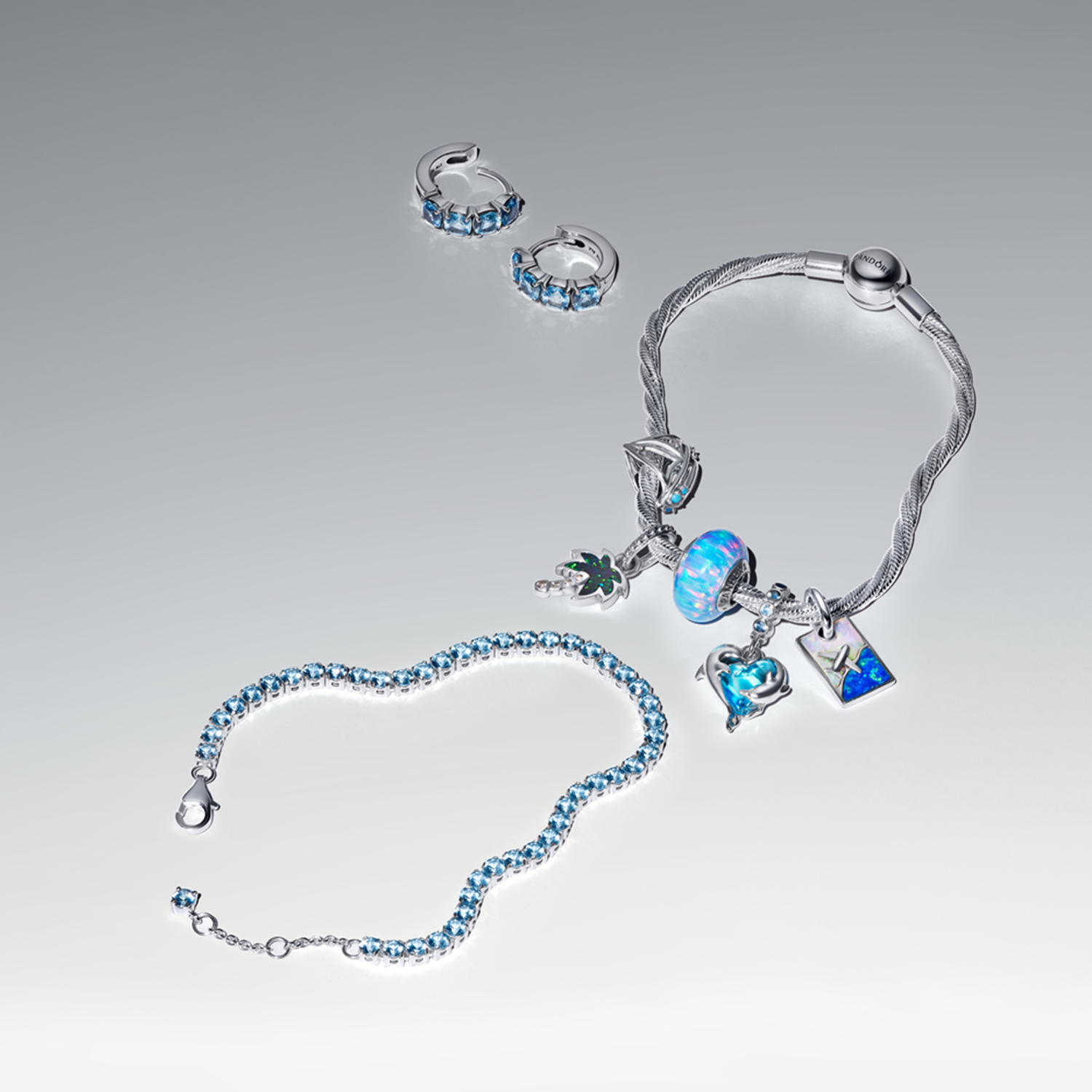 Pandora Moments 925 Sterling Silver Blue Murano Glass Dolphins Dangle Charm 793924C01