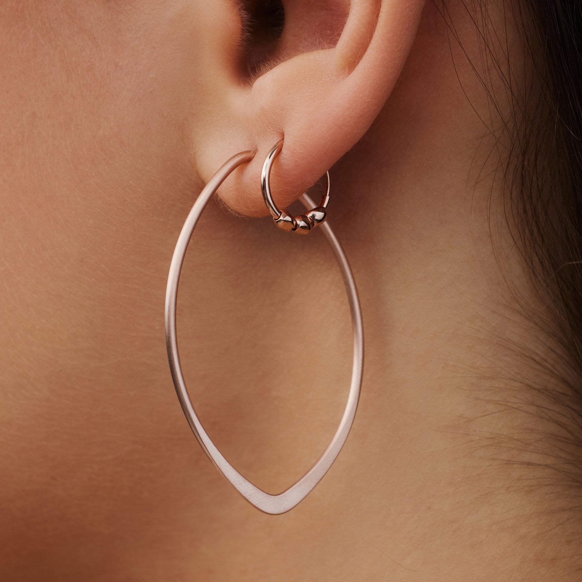 Violet Hamden Sisterhood Feminine 925 sterling Silver Roesgoldcoloured Hoop Earrings VH360037