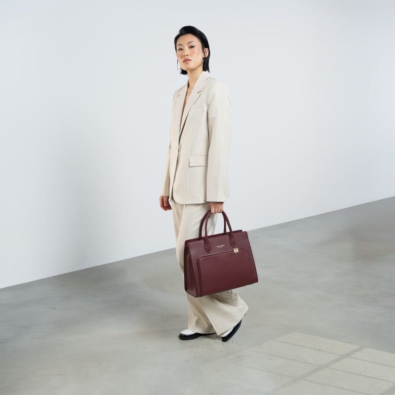 Isabel Bernard Honoré Nadine bordeauxrode kalfsleren handtas met 13 inch laptopvak IB25110-052-13-zoom-