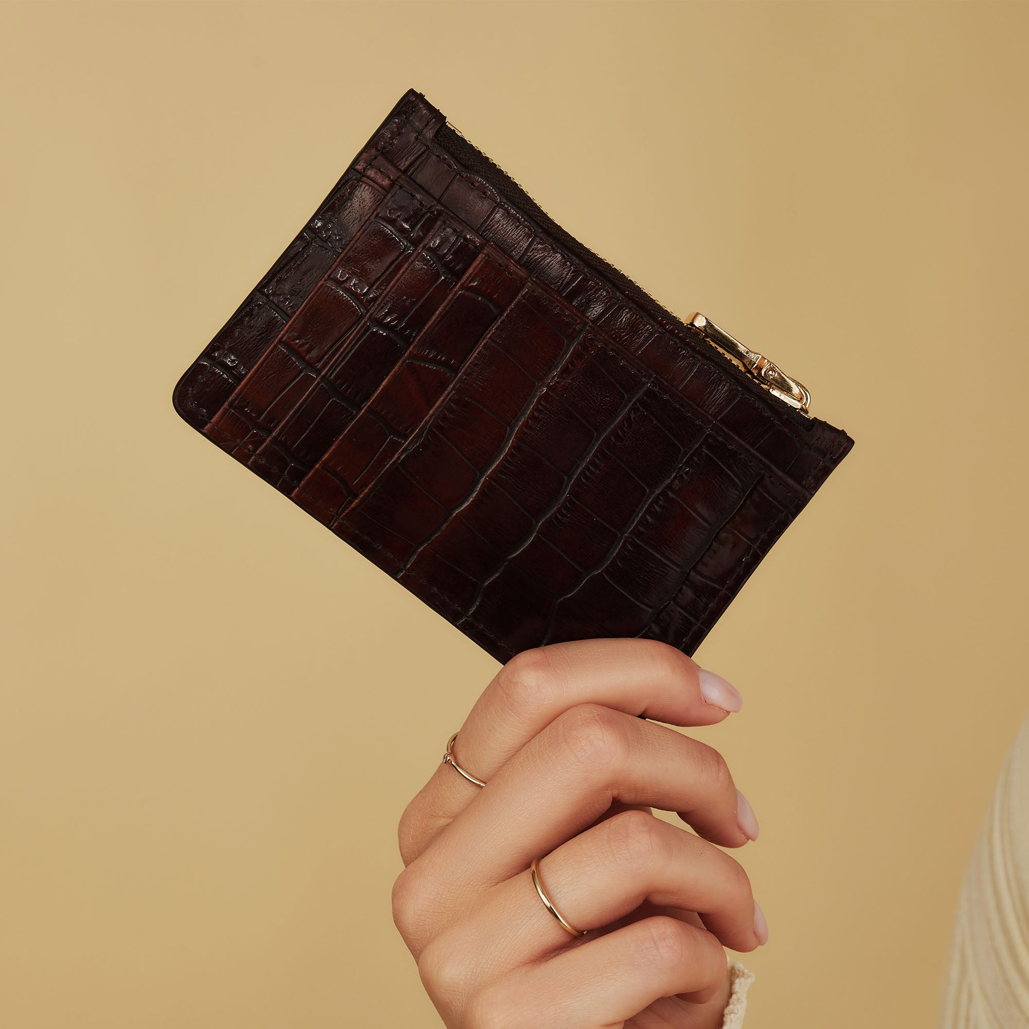 Isabel Bernard Honoré Aveline croco Brown Leather Card Holder made of Calfskin IB27019