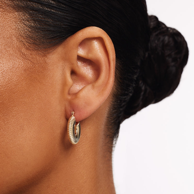 Isabel Bernard Rivoli Melissa 14 karaat gouden oorringen IB360277-zoom-