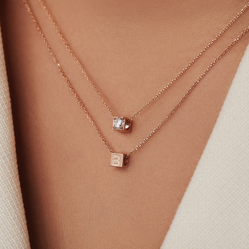 Isabel Bernard La Concorde 14 Karaat Roségouden Kubus Initial Ketting IB340055-Z-zoom-