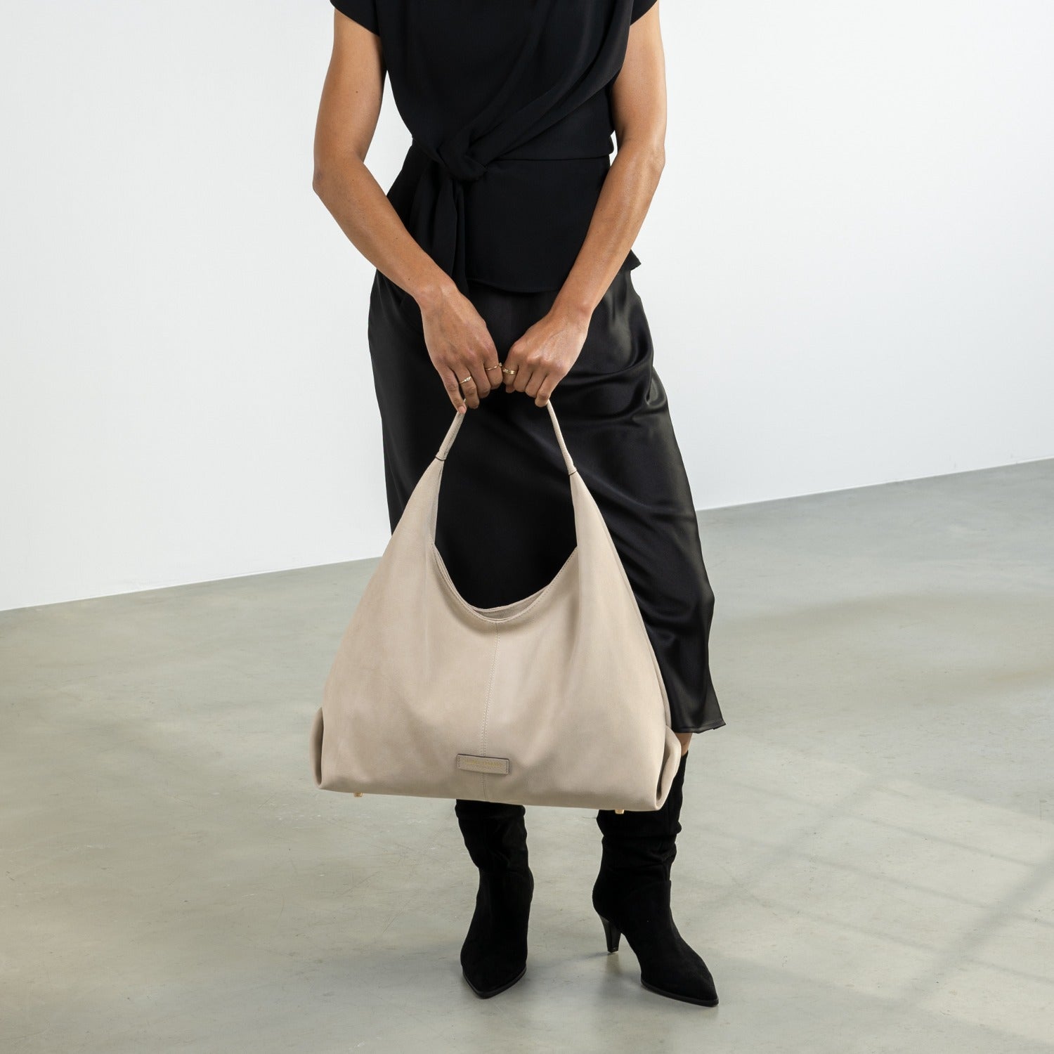 Isabel Bernard Honoré Grace cream suede shoulder bag IB25093-170