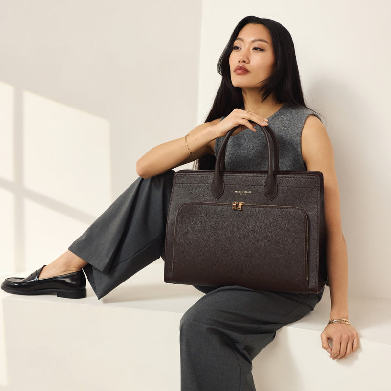 Isabel Bernard Honoré Nadine Bruine Handtas van Kalfsleer met Laptopvak IB25087-zoom-