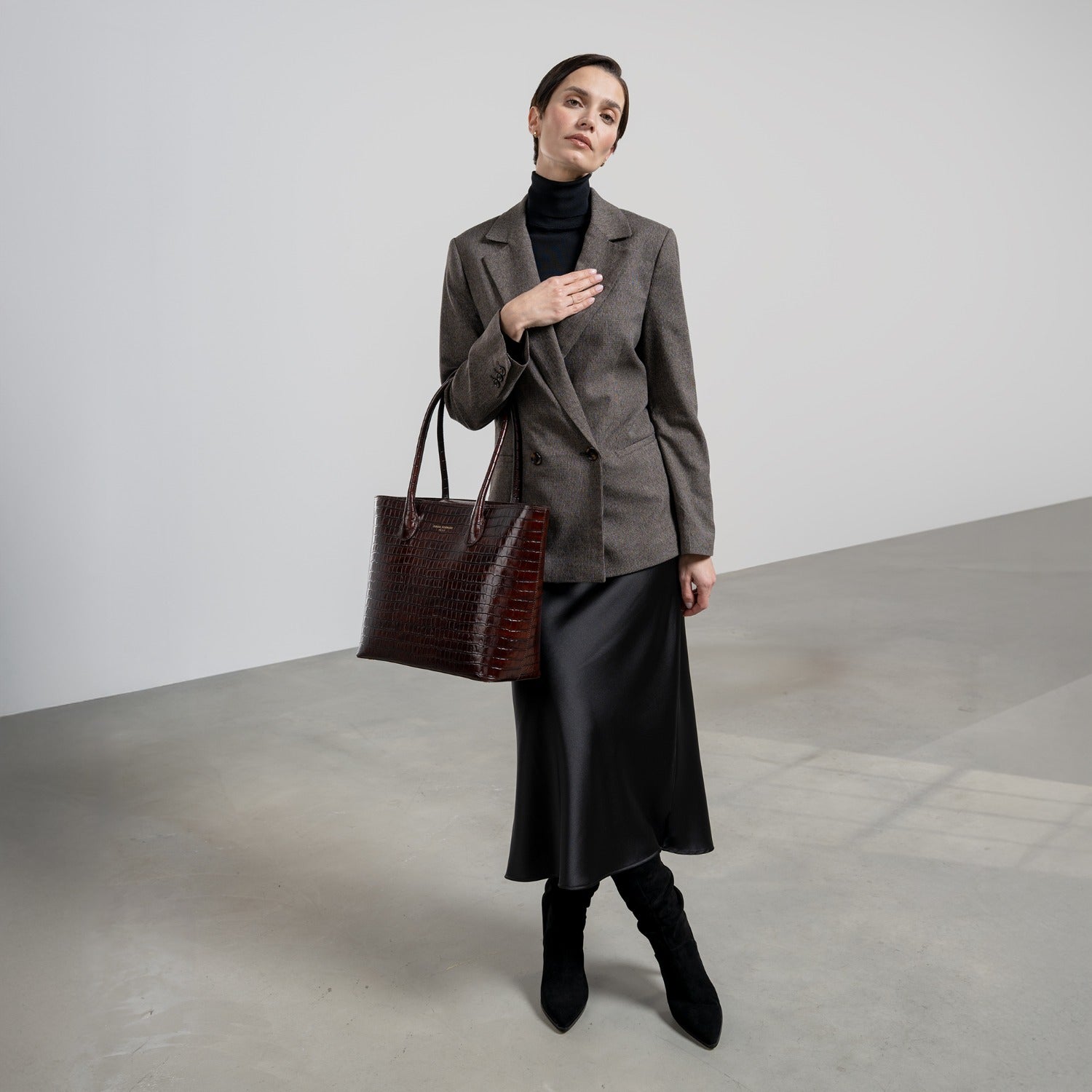 Isabel Bernard Honoré Lysanne Croco Brown Calfskin Shopper IB25025