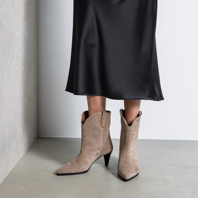 Isabel Bernard Vendôme Louane Taupe Suède Boots IB53009-178-40-zoom-