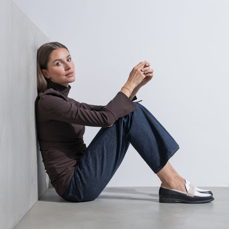 Isabel Bernard Vendôme Blandine Zwarte-Witte Kalfsleren Loafers met Witte details IB51015-10170-36-zoom-