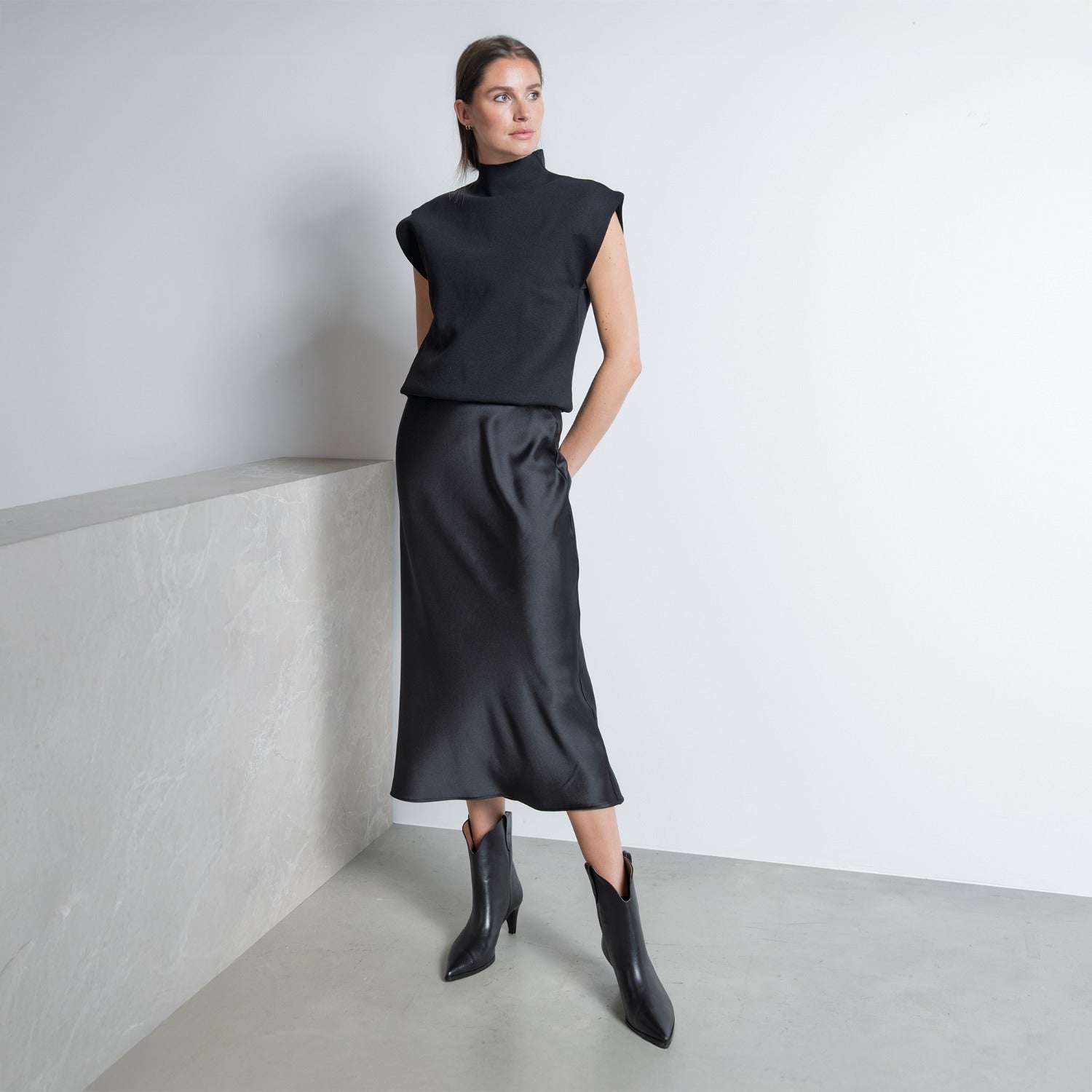 Isabel Bernard Vendôme Louane black calfskin leather boots IB53009-001-37