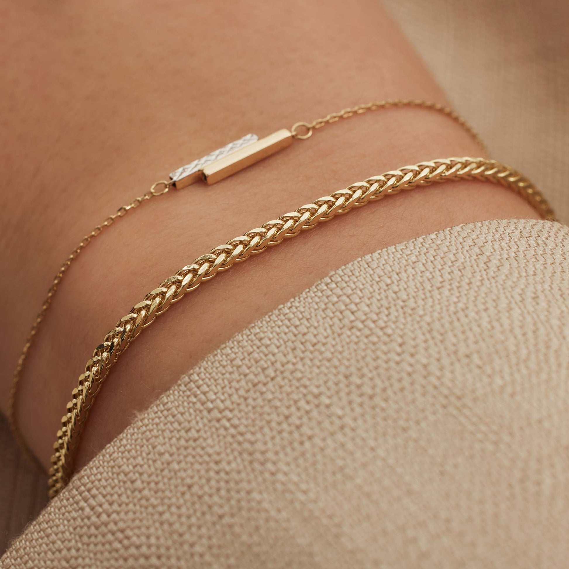 Isabel Bernard Aidee Sharla 14 Carat Golden Chain bracelet IB320115