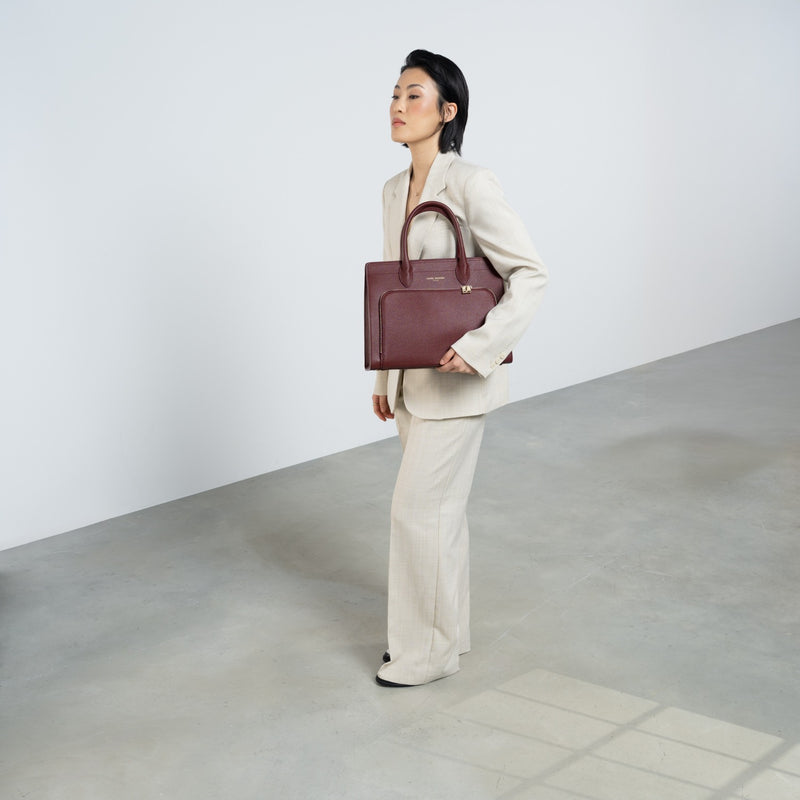 Isabel Bernard Honoré Nadine bordeauxrode kalfsleren handtas met 13 inch laptopvak IB25110-052-13-zoom-