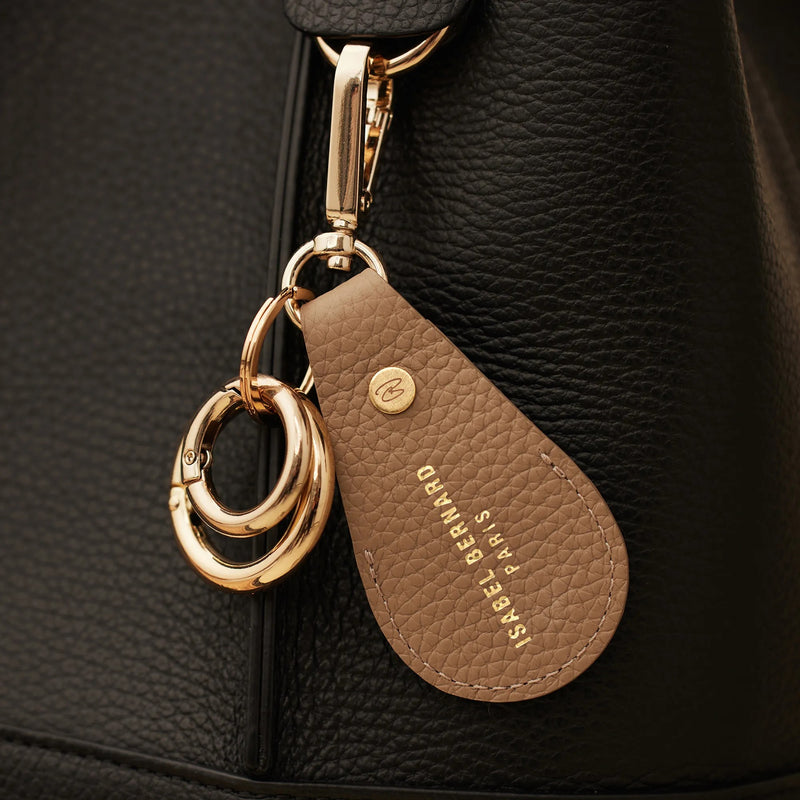 Isabel Bernard Honoré Filou Taupe Kalfsleren Airtag Sleutelhanger IB66000-078-zoom-