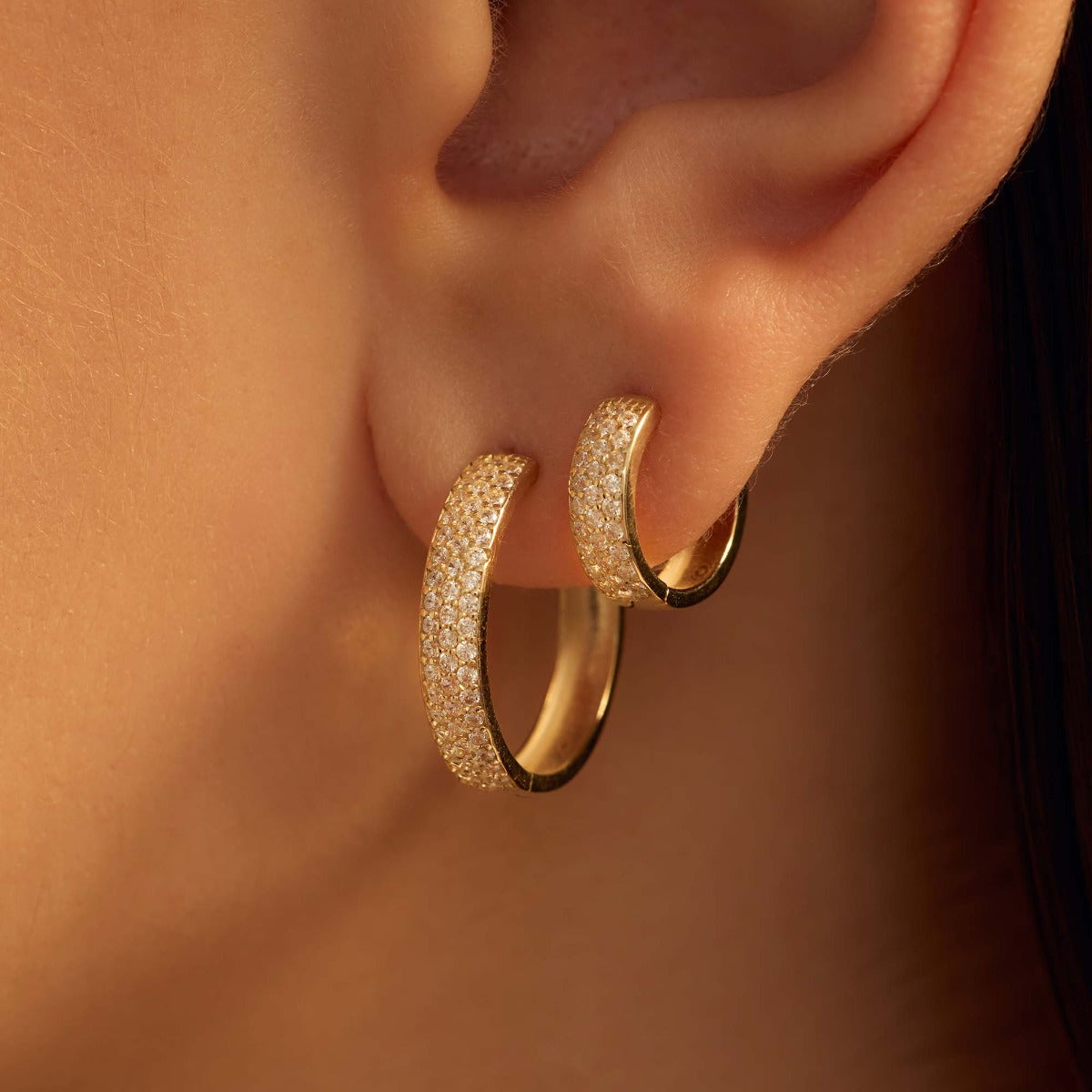 Beloro Jewels Monte Napoleone Stella 9 karat gold hoop earrings with zirconia BO360086