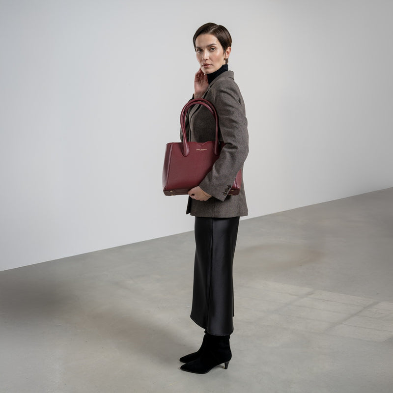 Isabel Bernard Honoré Cloe Midi Bordeaux Kalfsleren Handtas IB25082-052-zoom-