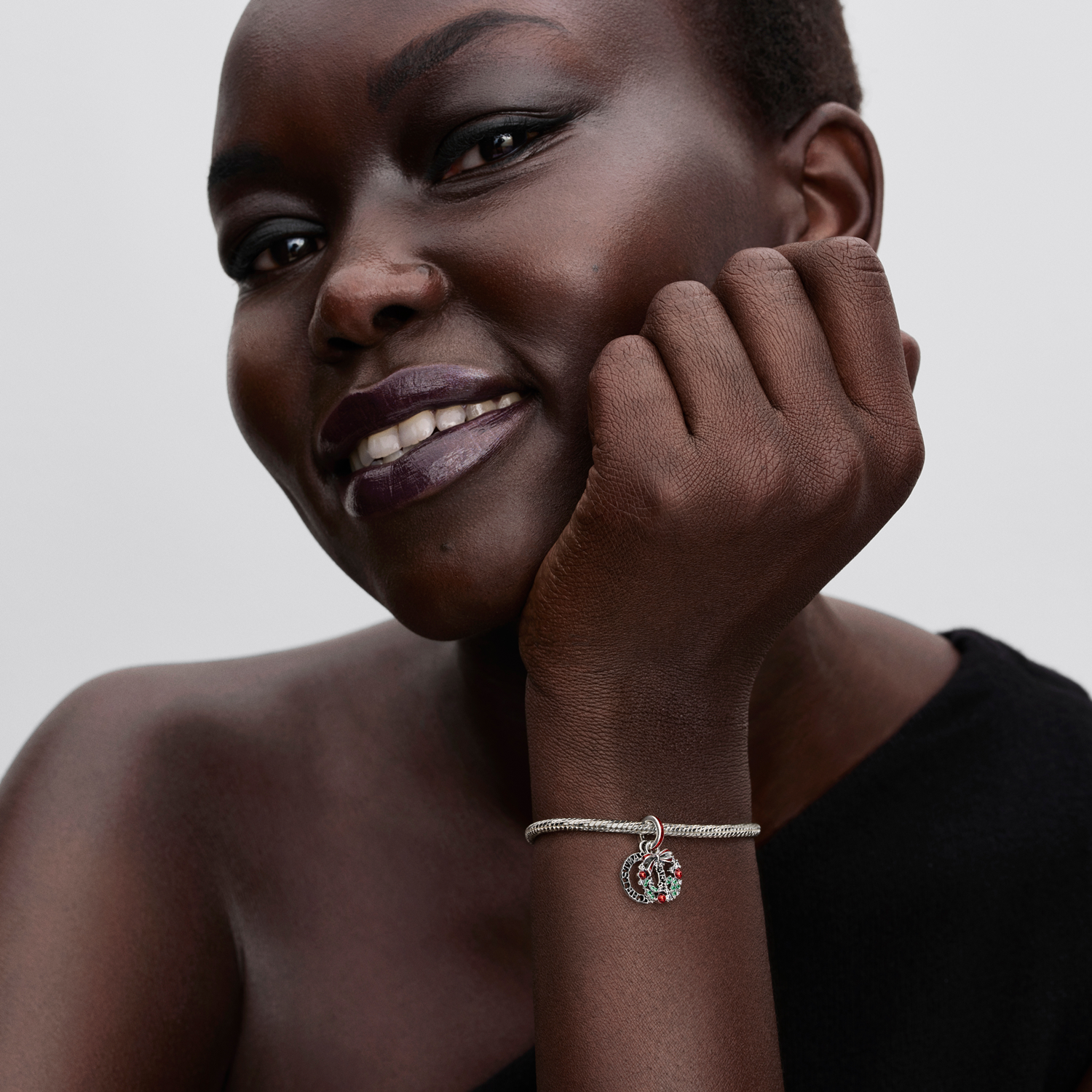 Pandora Moments 925 Sterling Silver Holiday Wreath Double Dangle Charm 794238C01